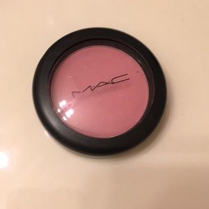 MAC Powder Blush - Pinks - Well Dressed